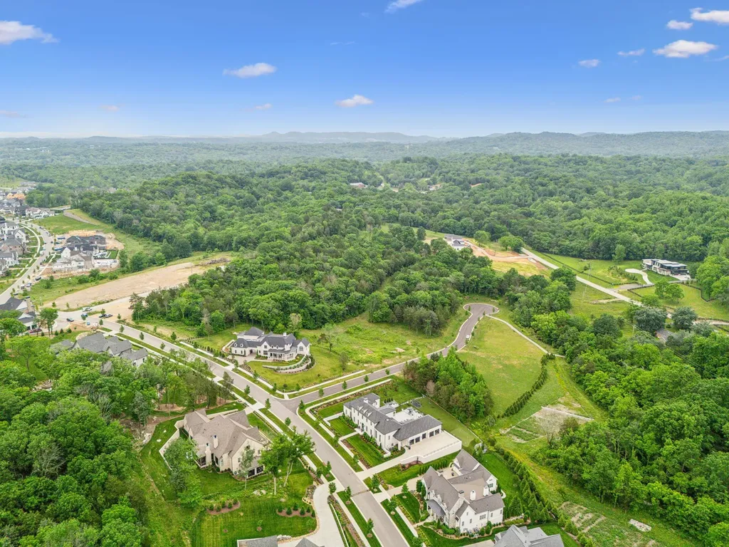 8906 Dovetail Court College Grove TN 37046
