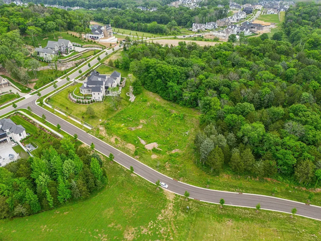 8906 Dovetail Court College Grove TN 37046