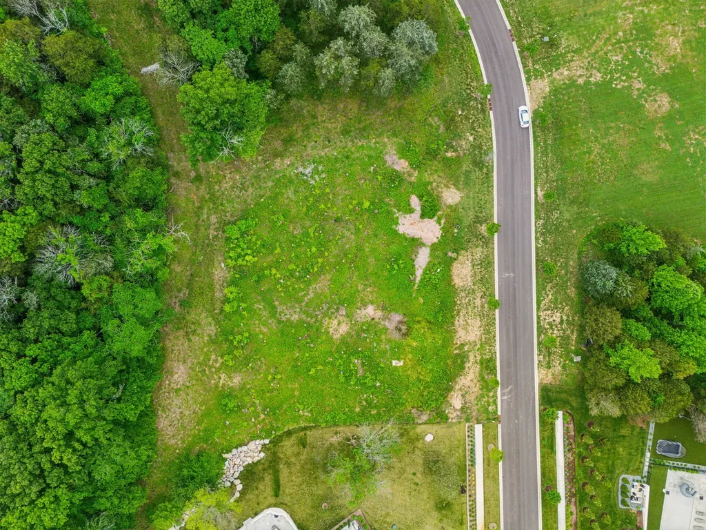8906 Dovetail Court College Grove TN 37046