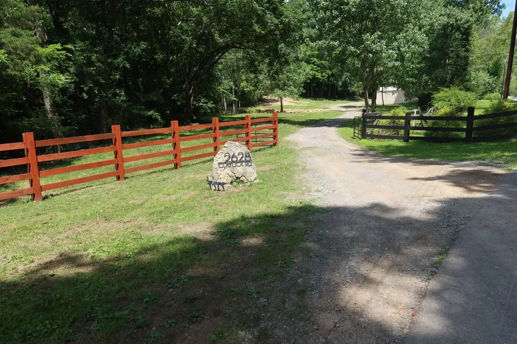 2628 Claylick Road, NE Whites Creek TN 37189