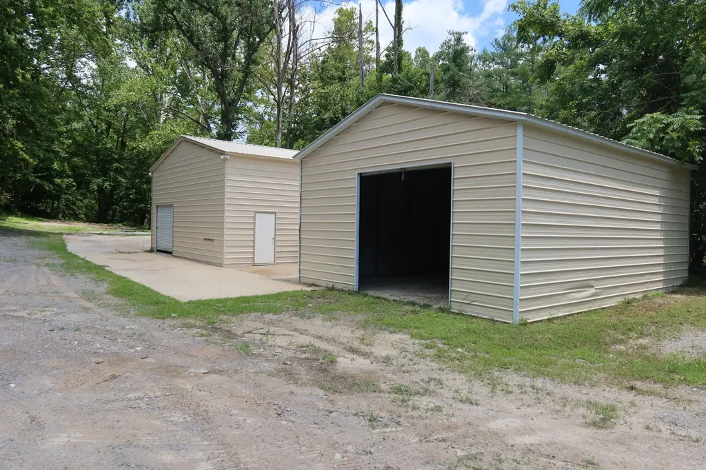 2628 Claylick Road, NE Whites Creek TN 37189