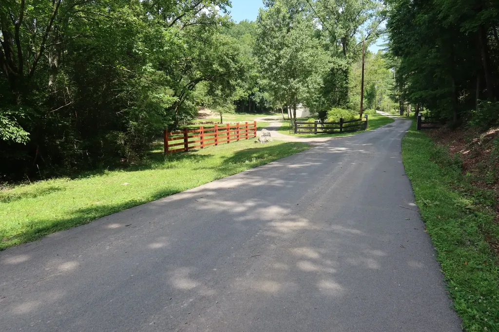 2628 Claylick Road, NE Whites Creek TN 37189