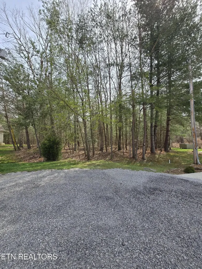 16 Holly Court Crossville TN 38558
