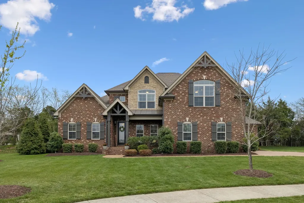 907 Larkspur Lane Lebanon TN 37087