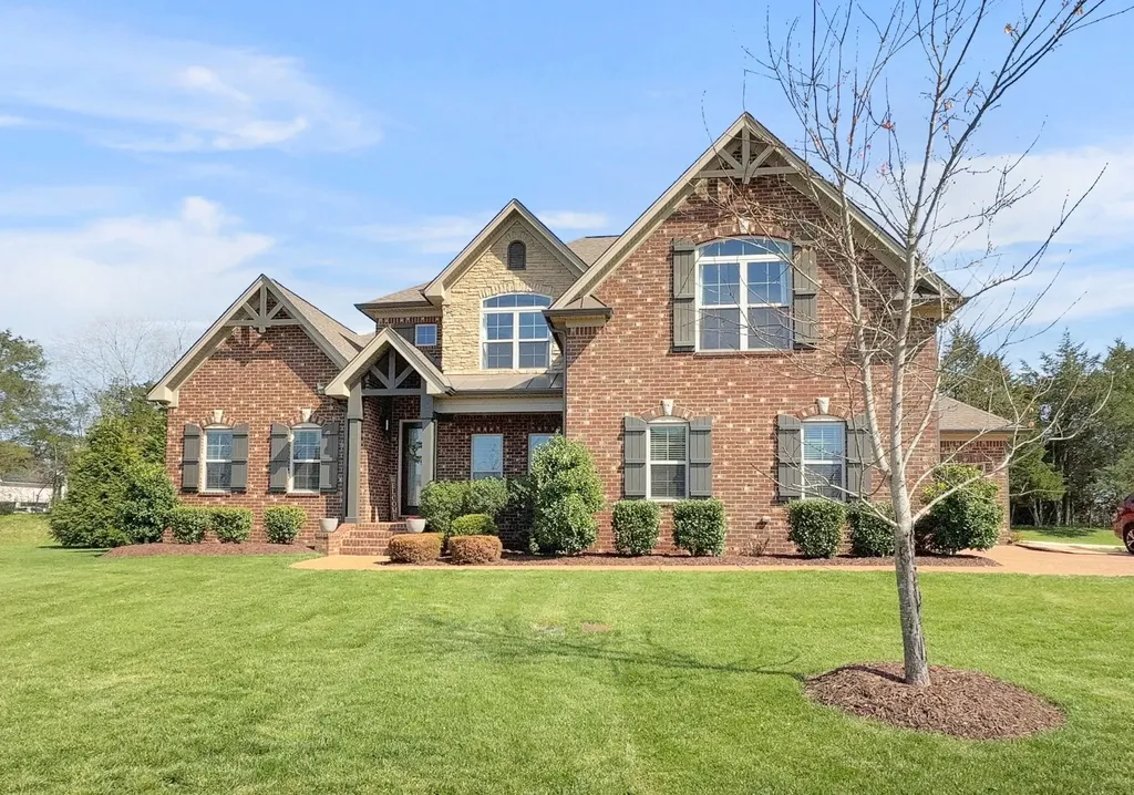 907 Larkspur Lane Lebanon TN 37087