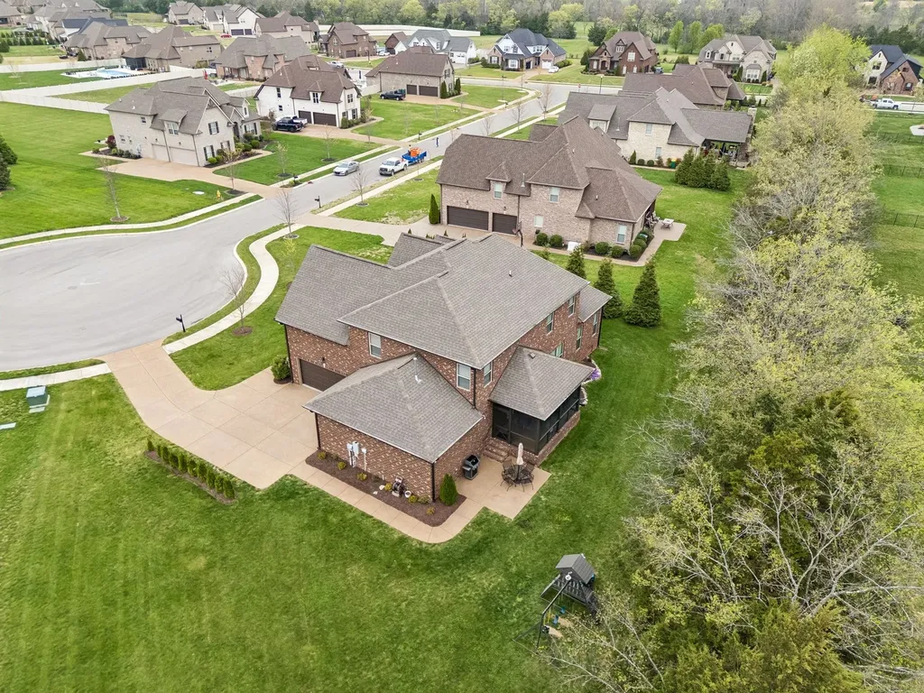 907 Larkspur Lane Lebanon TN 37087