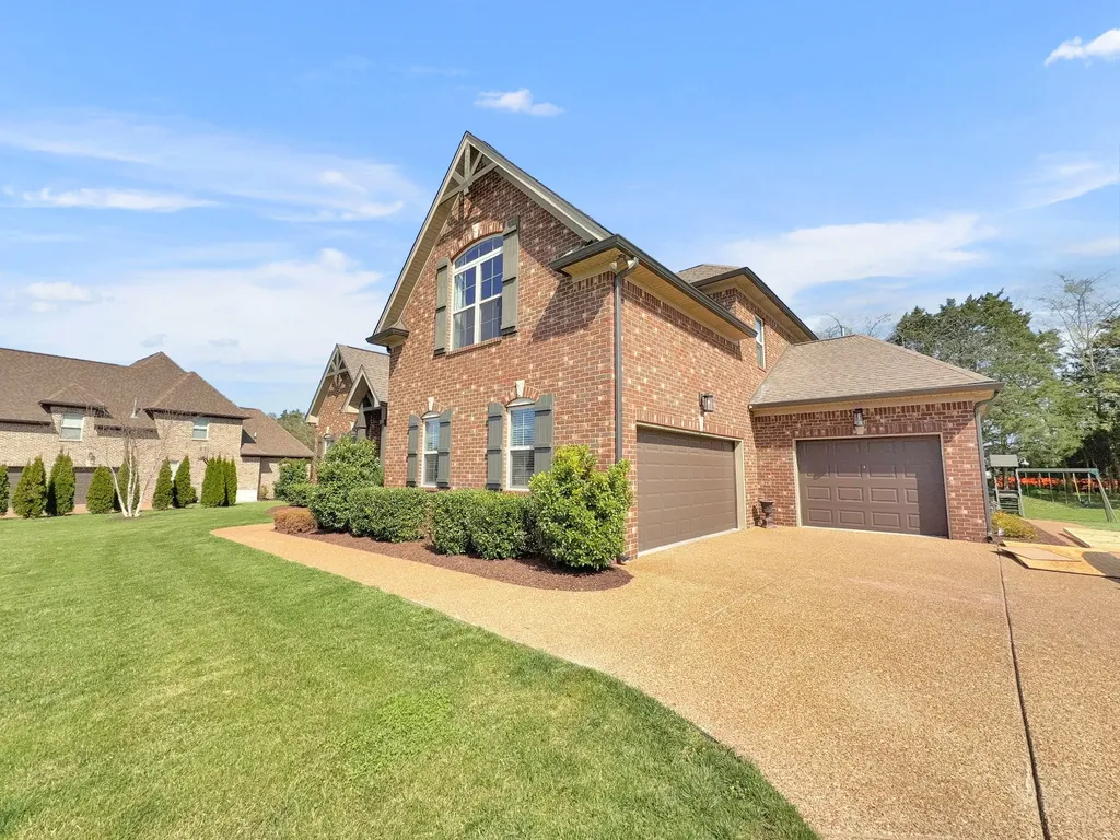 907 Larkspur Lane Lebanon TN 37087