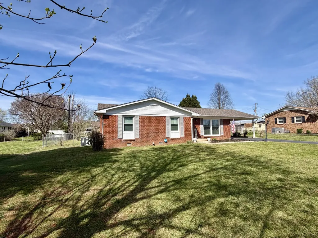 402 Hoffman Street Lawrenceburg TN 38464