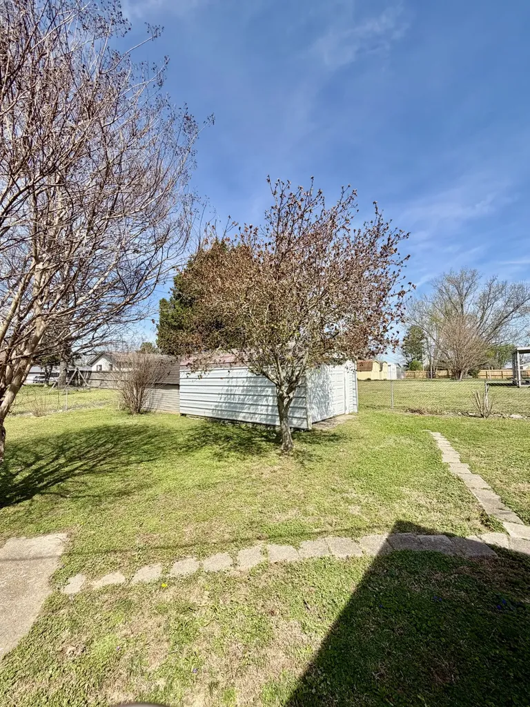 402 Hoffman Street Lawrenceburg TN 38464
