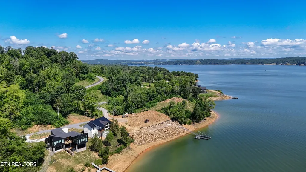 1315 Still Mountain Way Dandridge TN 37725
