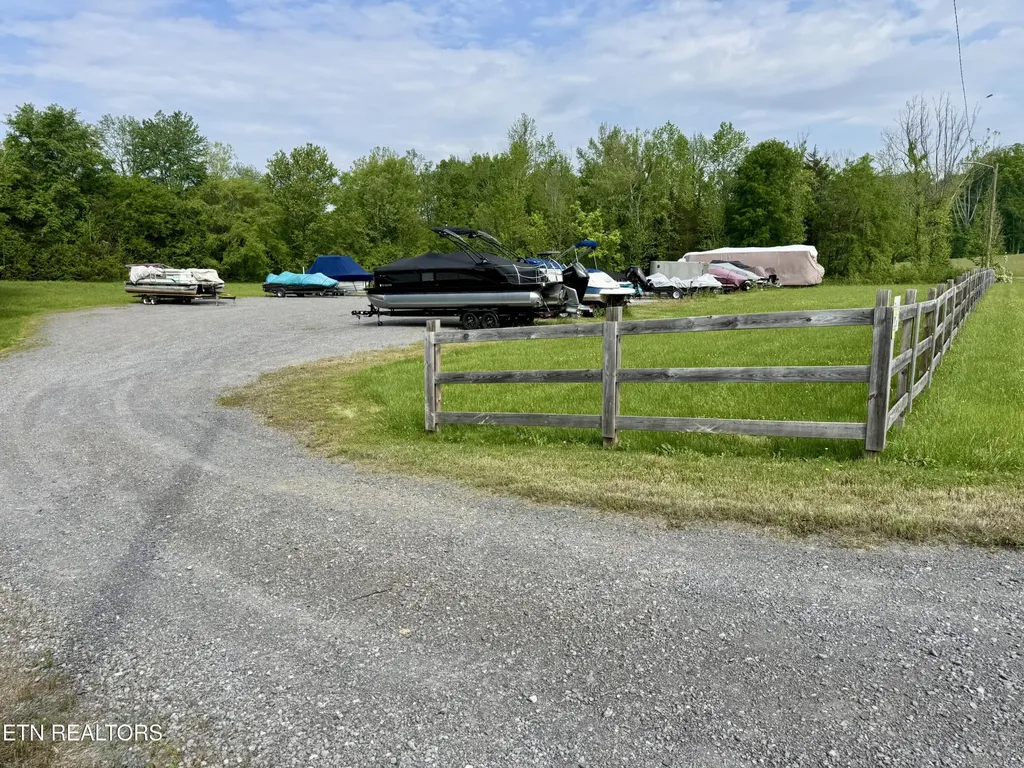 1315 Still Mountain Way Dandridge TN 37725