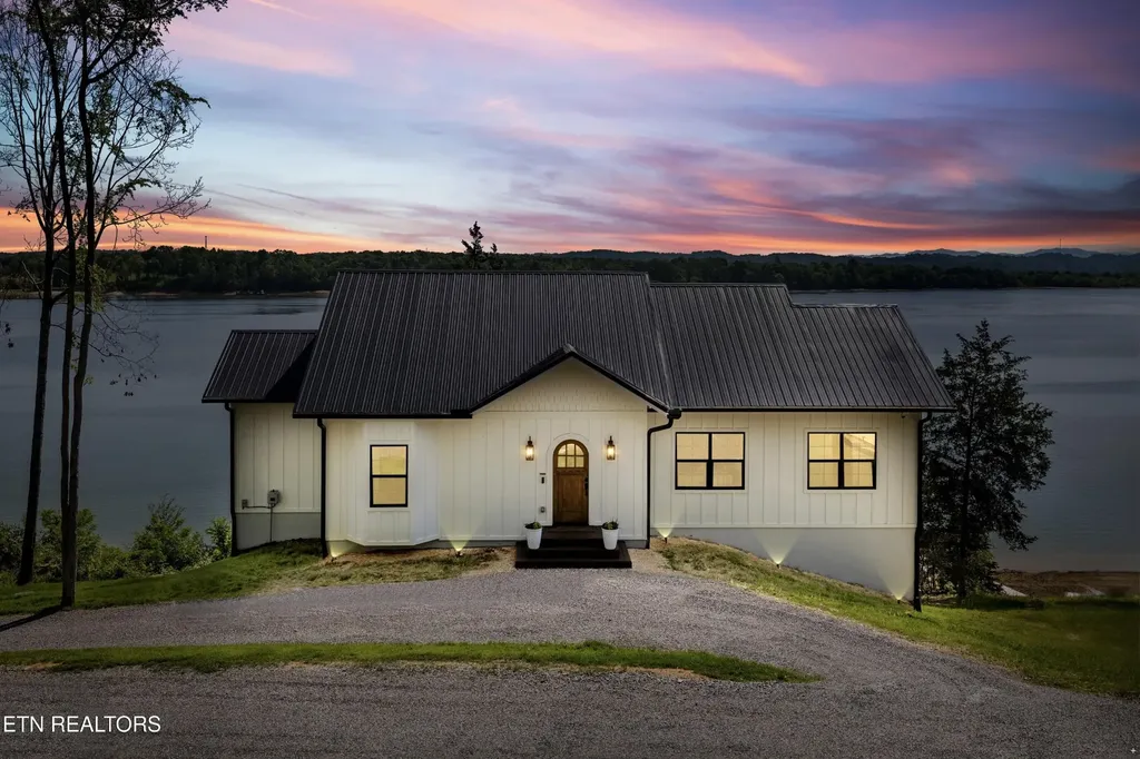 1315 Still Mountain Way Dandridge TN 37725