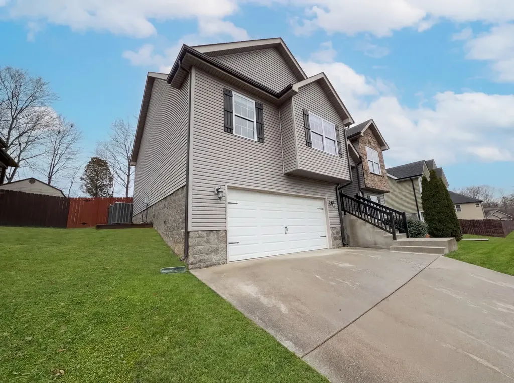 432 Leslie Wood Drive Clarksville TN 37040