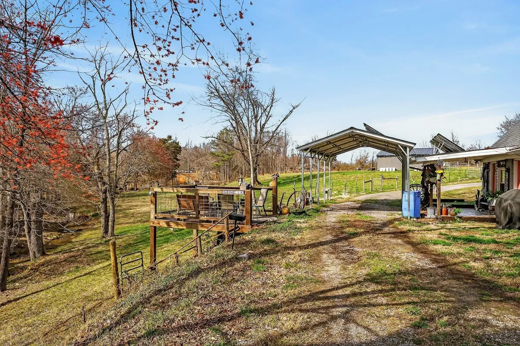 1603 Coon Hunt Road Baxter TN 38544