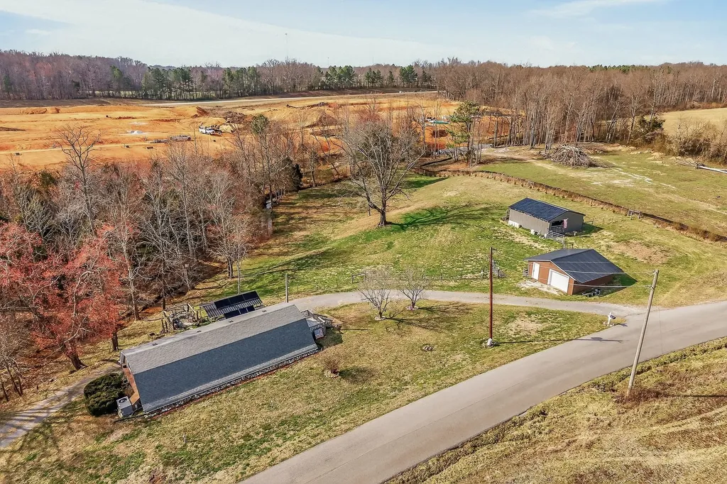 1603 Coon Hunt Road Baxter TN 38544