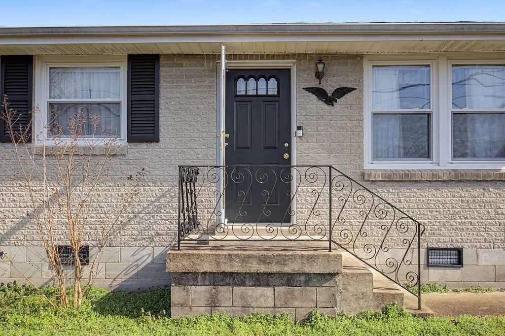 492 Sunliner Drive Nashville TN 37209
