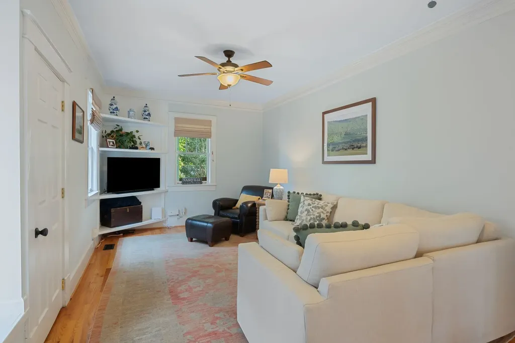2402 Oakland Avenue Nashville TN 37212