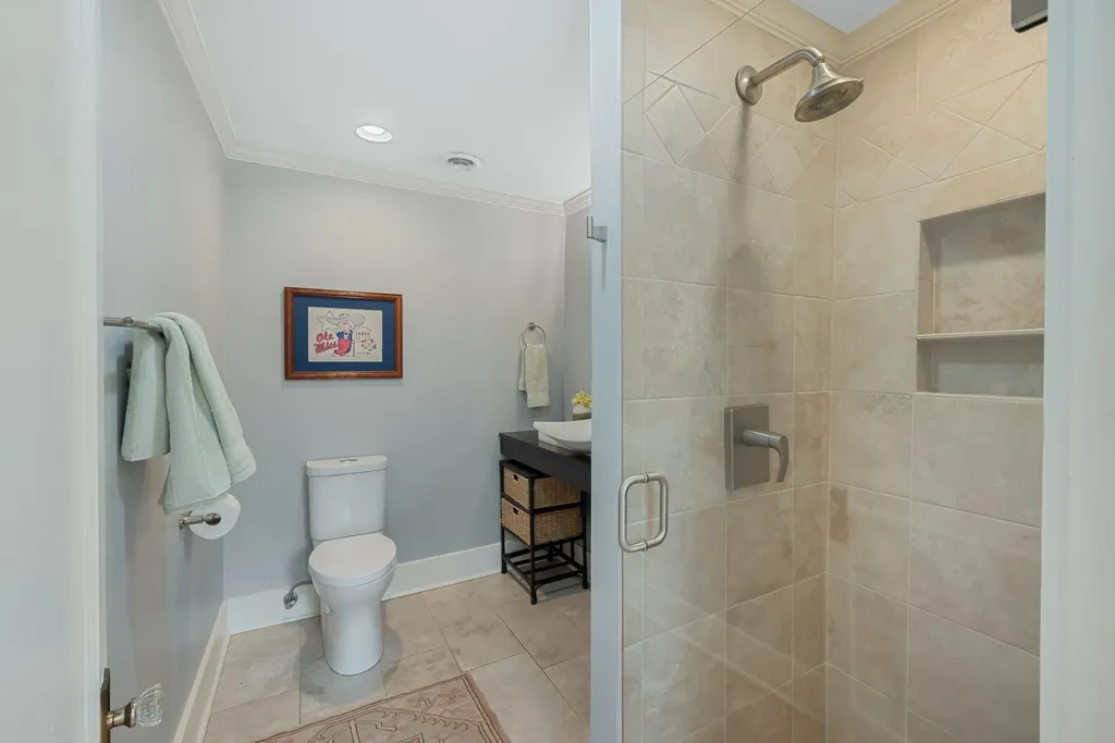 2402 Oakland Avenue Nashville TN 37212