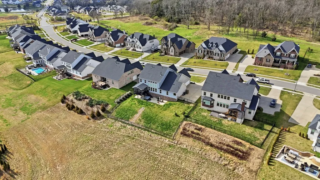 7033 Fiddlers Glen Drive Arrington TN 37014
