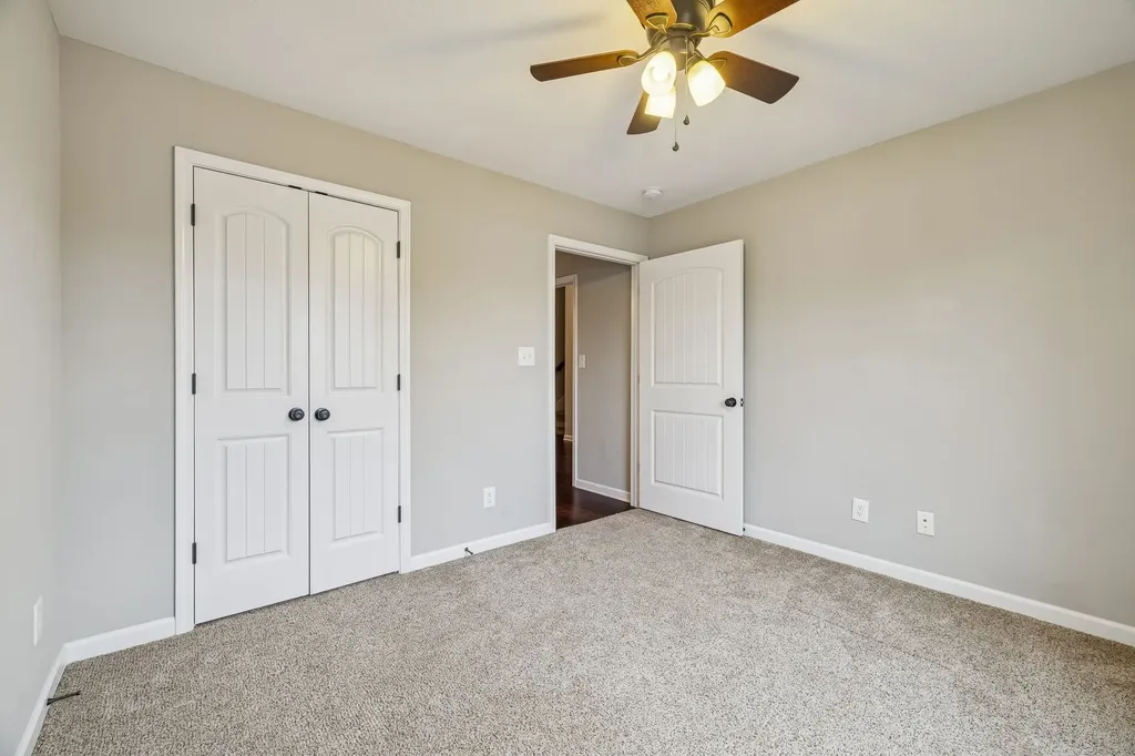 1008 Meadowview Lane Clarksville TN 37040