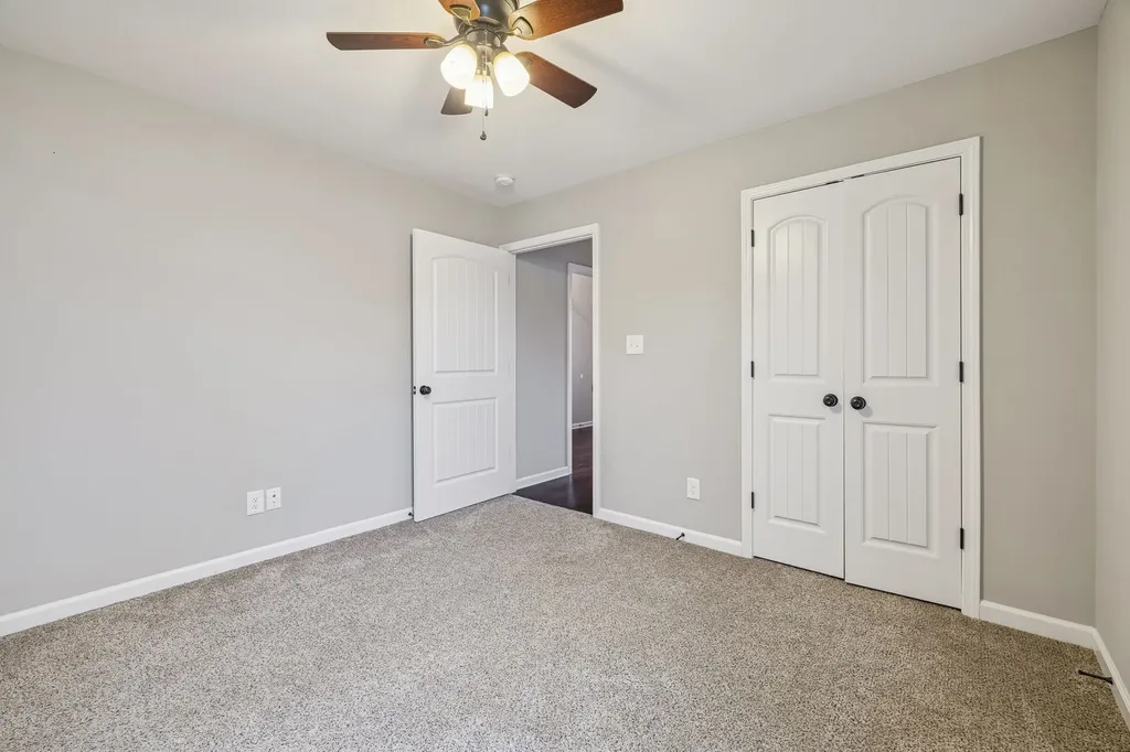 1008 Meadowview Lane Clarksville TN 37040