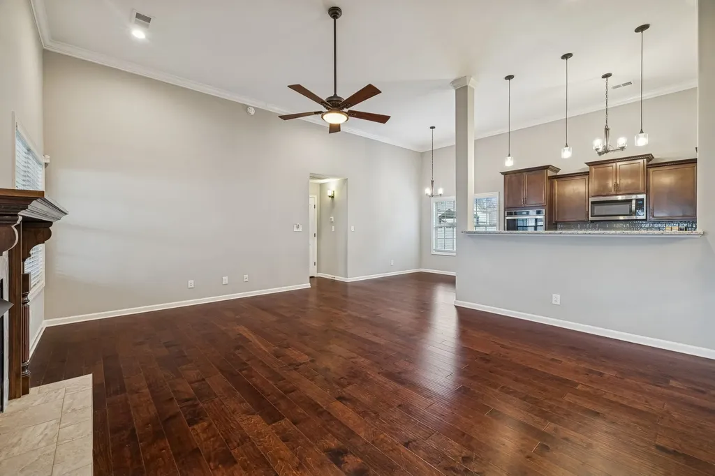 1008 Meadowview Lane Clarksville TN 37040