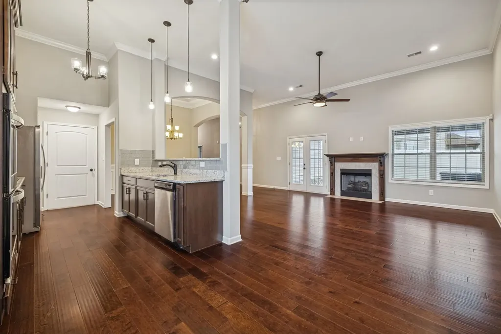 1008 Meadowview Lane Clarksville TN 37040