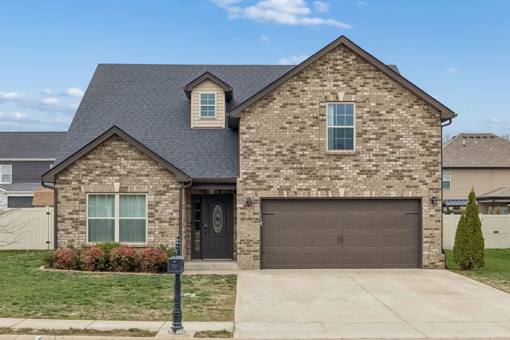 1008 Meadowview Lane Clarksville TN 37040