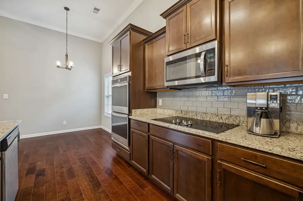 1008 Meadowview Lane Clarksville TN 37040
