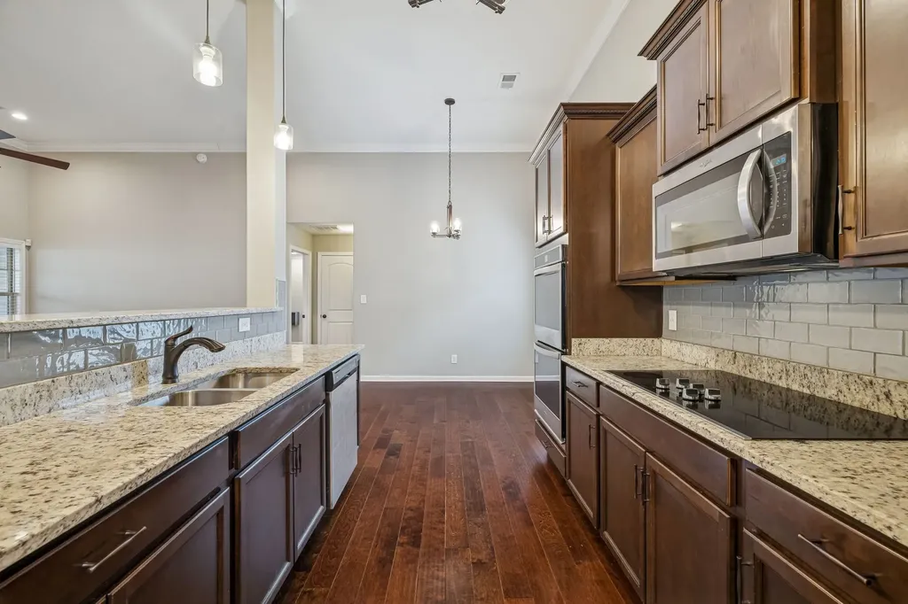 1008 Meadowview Lane Clarksville TN 37040