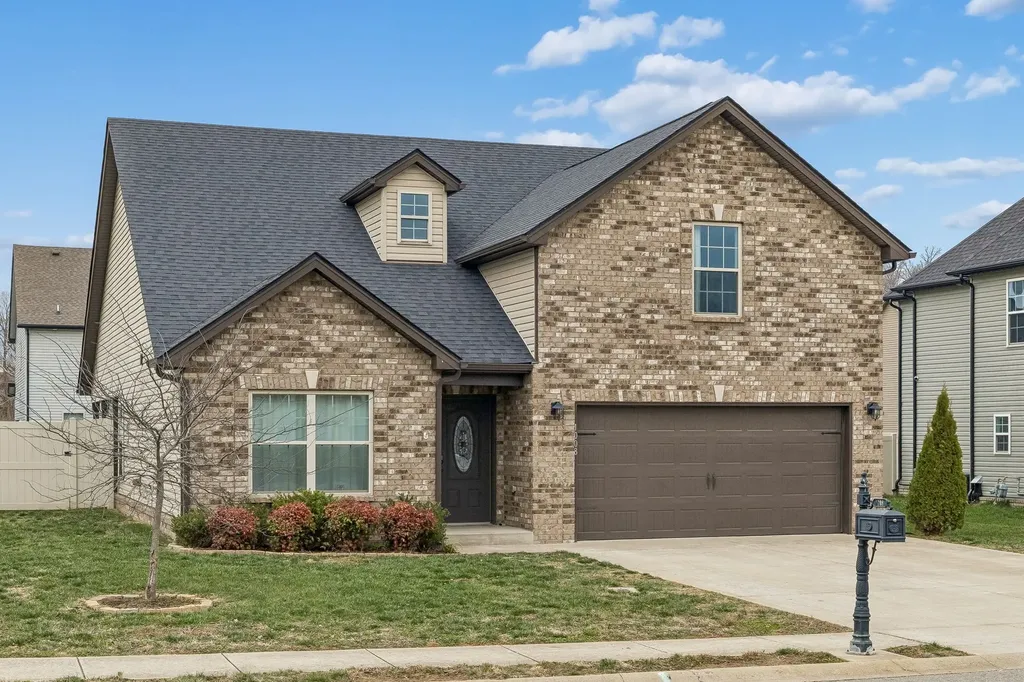 1008 Meadowview Lane Clarksville TN 37040