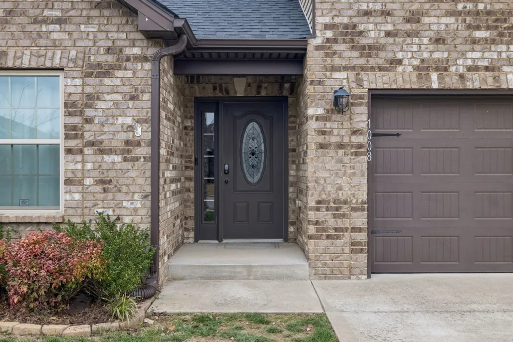 1008 Meadowview Lane Clarksville TN 37040