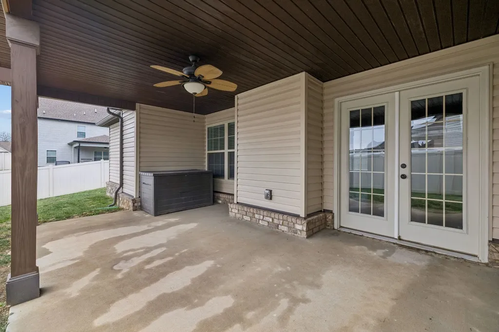 1008 Meadowview Lane Clarksville TN 37040