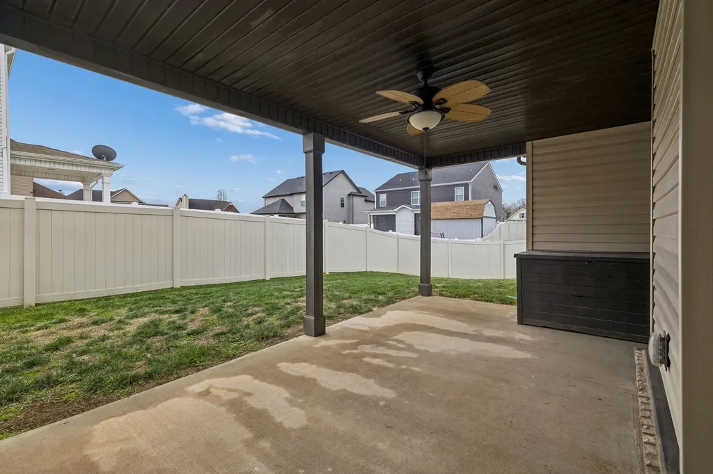 1008 Meadowview Lane Clarksville TN 37040