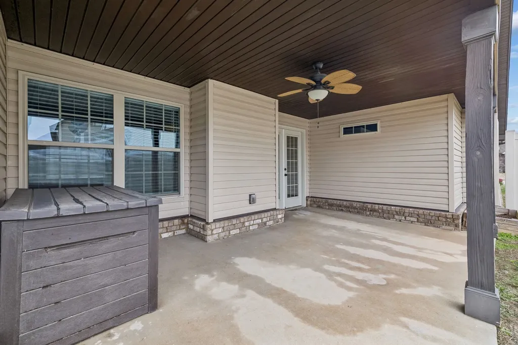 1008 Meadowview Lane Clarksville TN 37040