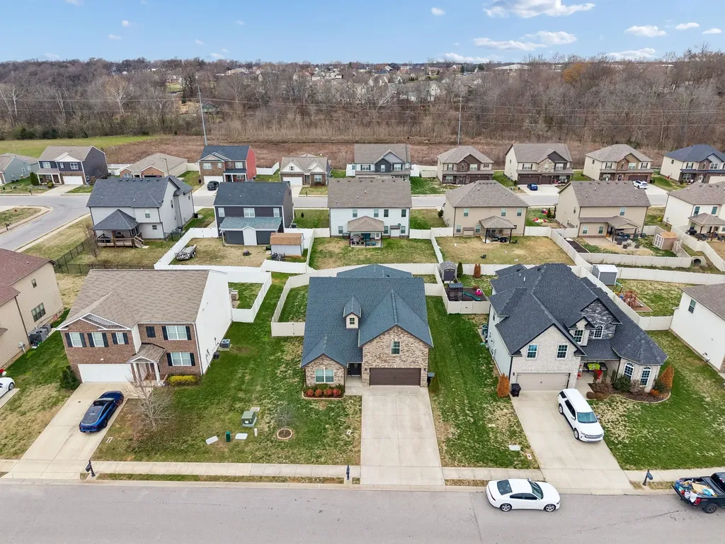1008 Meadowview Lane Clarksville TN 37040