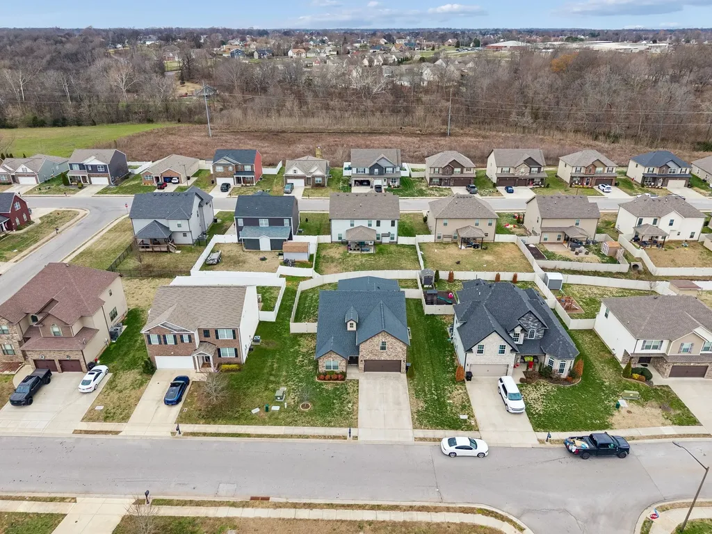 1008 Meadowview Lane Clarksville TN 37040
