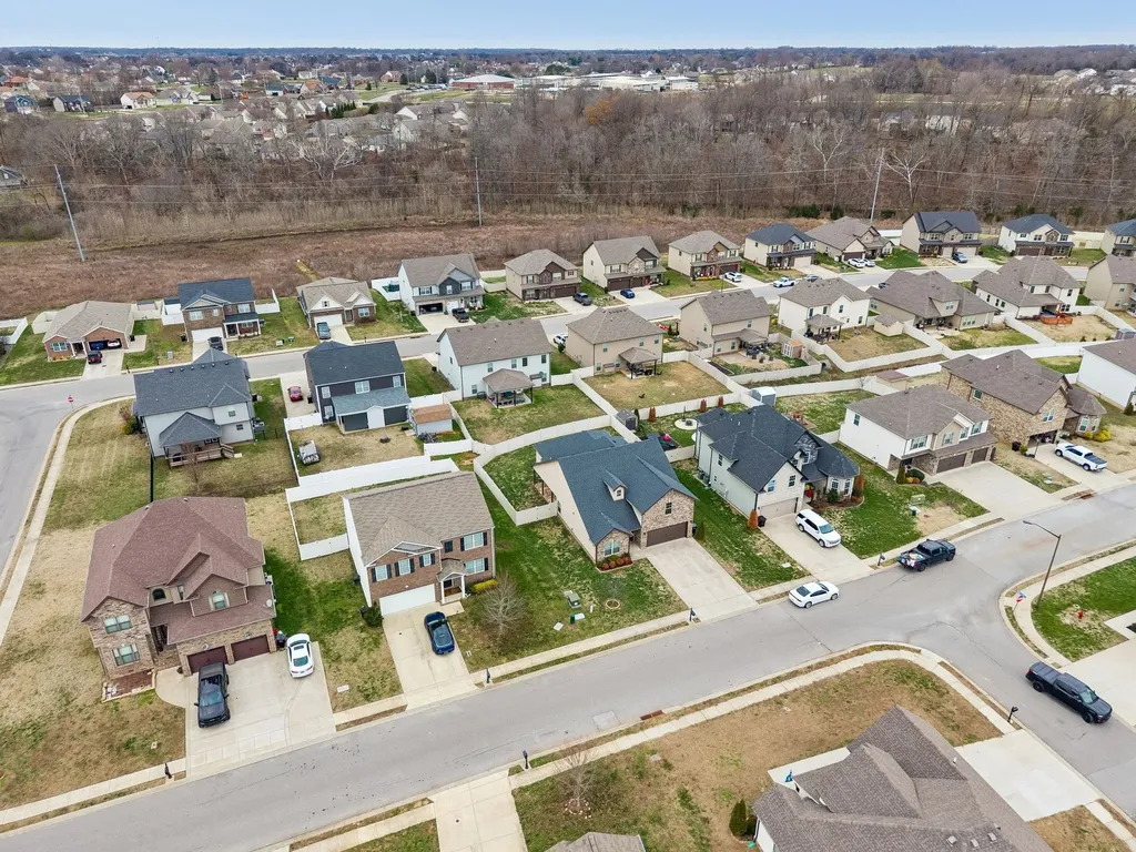 1008 Meadowview Lane Clarksville TN 37040