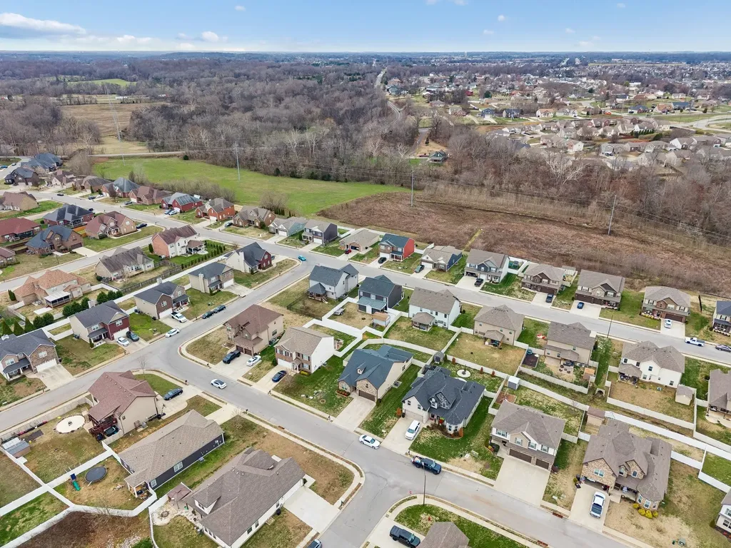 1008 Meadowview Lane Clarksville TN 37040