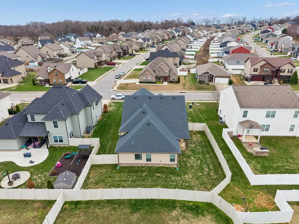 1008 Meadowview Lane Clarksville TN 37040