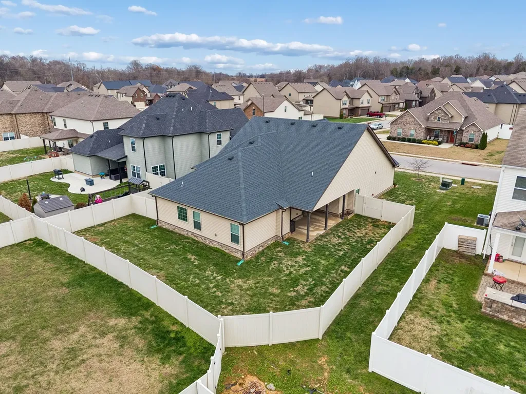 1008 Meadowview Lane Clarksville TN 37040