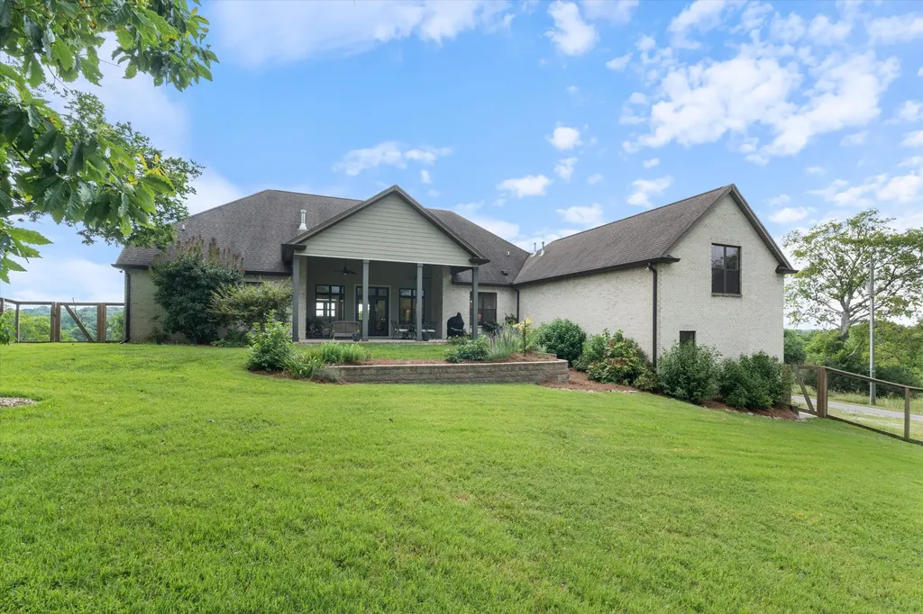 1135D Center Point Road Hendersonville TN 37075