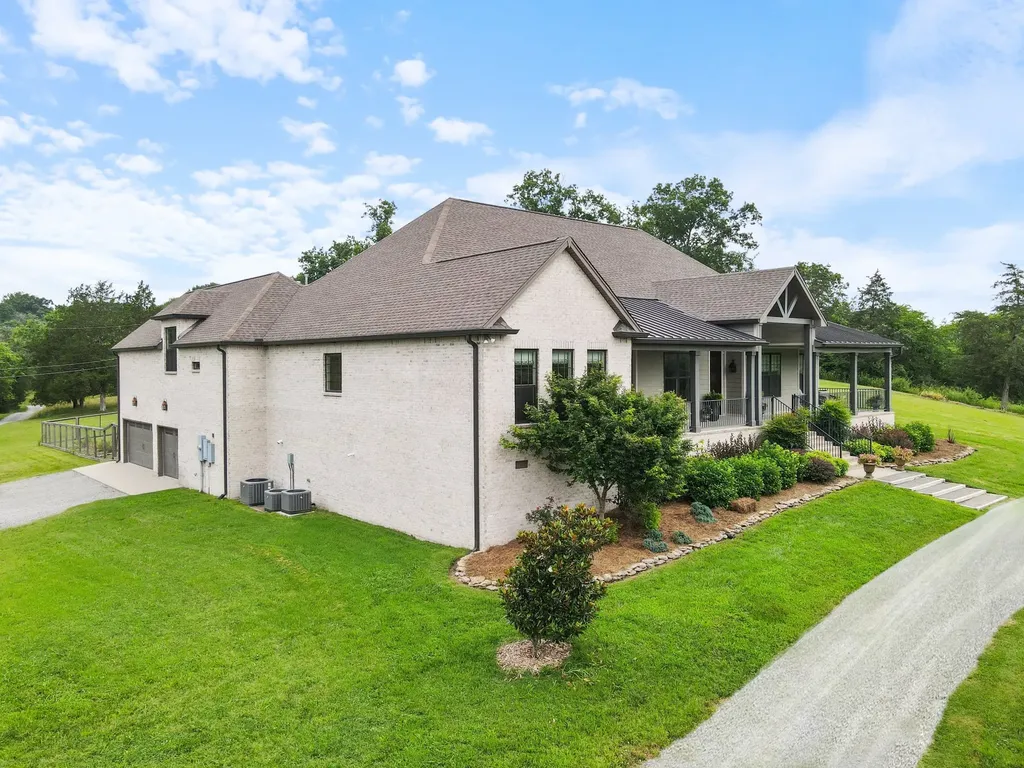 1135D Center Point Road Hendersonville TN 37075