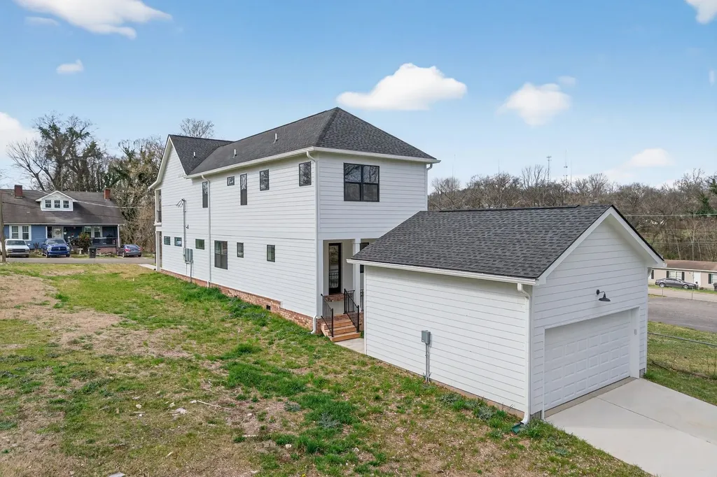 1109 Parker Street Columbia TN 38401