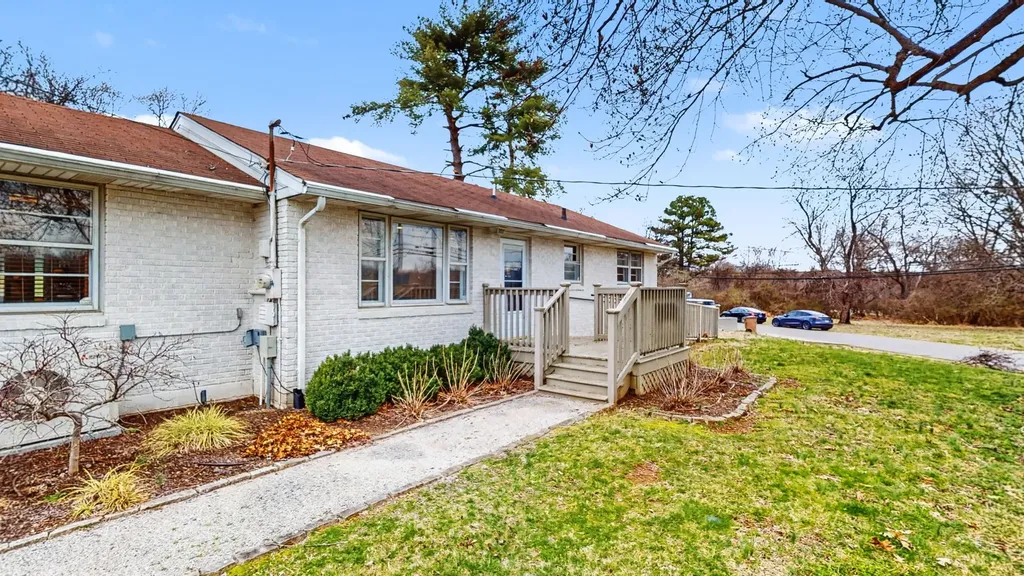 2898 Elm Hill Pike Nashville TN 37214