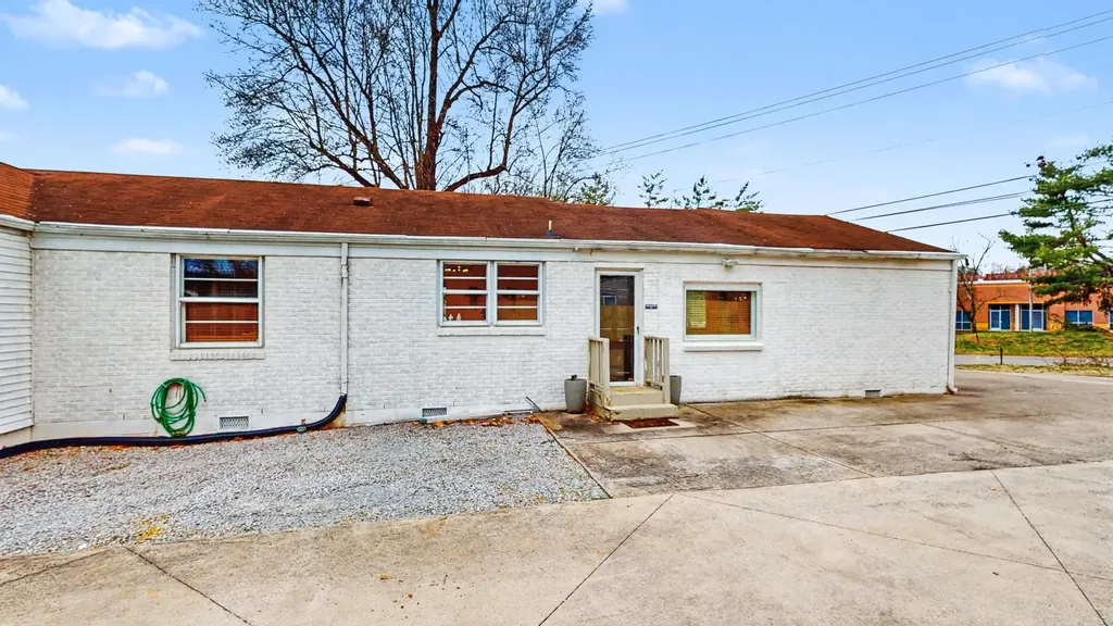2898 Elm Hill Pike Nashville TN 37214