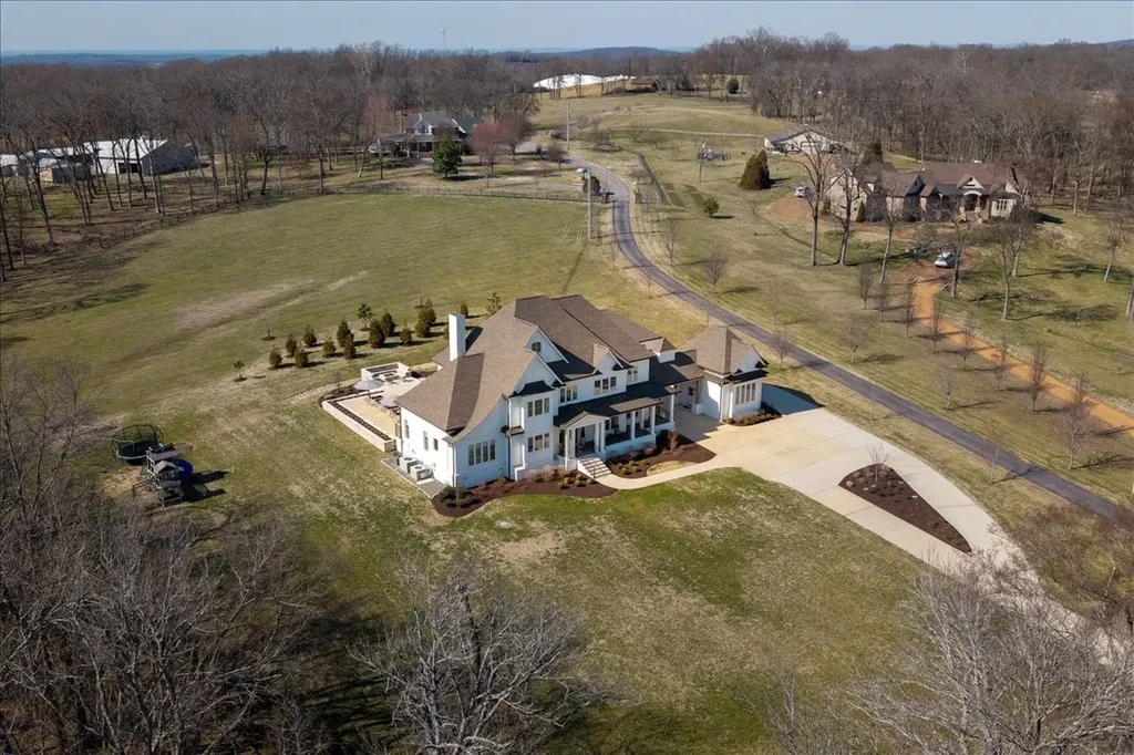201 Palmer Circle Lebanon TN 37090