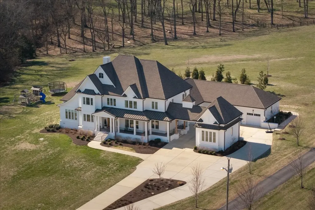 201 Palmer Circle Lebanon TN 37090