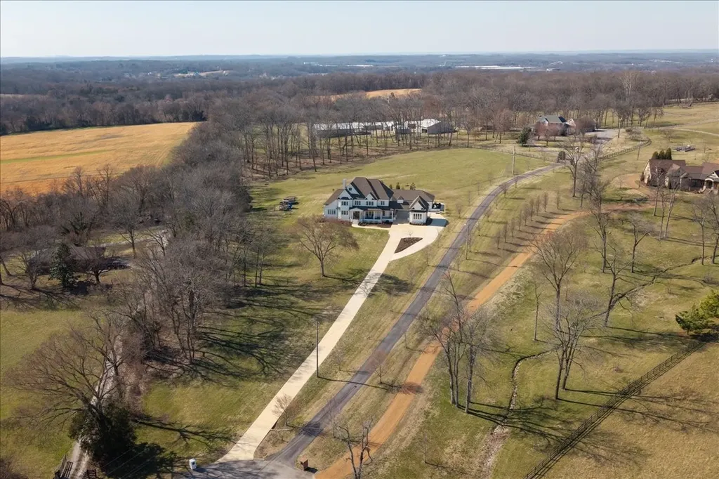 201 Palmer Circle Lebanon TN 37090