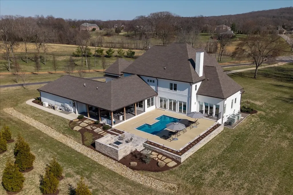 201 Palmer Circle Lebanon TN 37090
